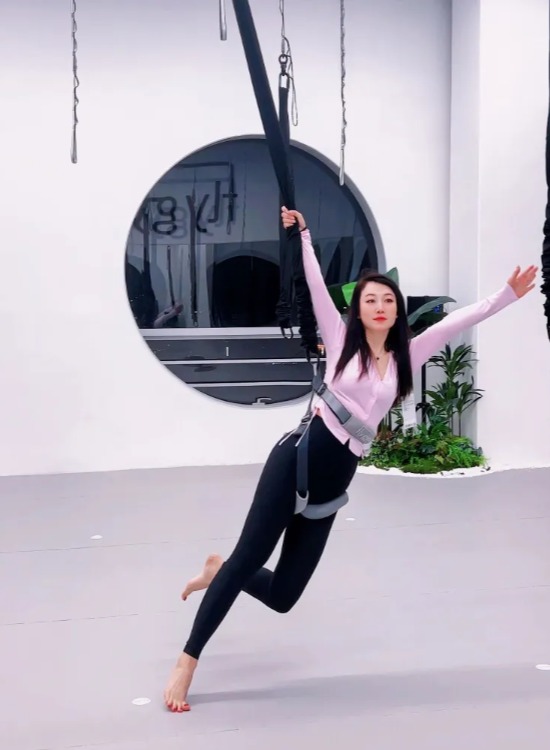 一次就爱上北京减压休闲的项目，原地起飞的感觉太酷了—菲乐Fly gym室内蹦极.健身