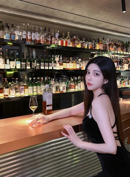 在北京夜生活的绝美酒吧里享受微醺日落—GOLDSTREAM.金溪
