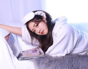 Jisoococo.轻奢高空换装自拍馆